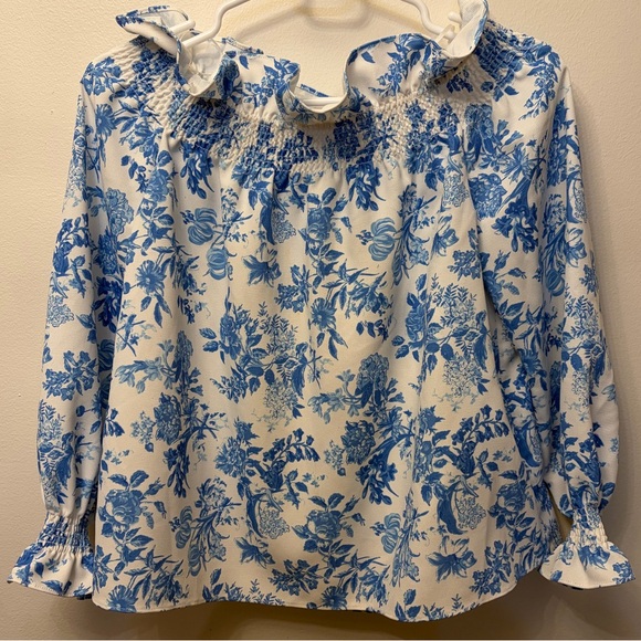 Tuckernuck Tops - TUCKERNUCK-Marguerite Off the Shoulder Blue White Floral Top Sz XS NWOT